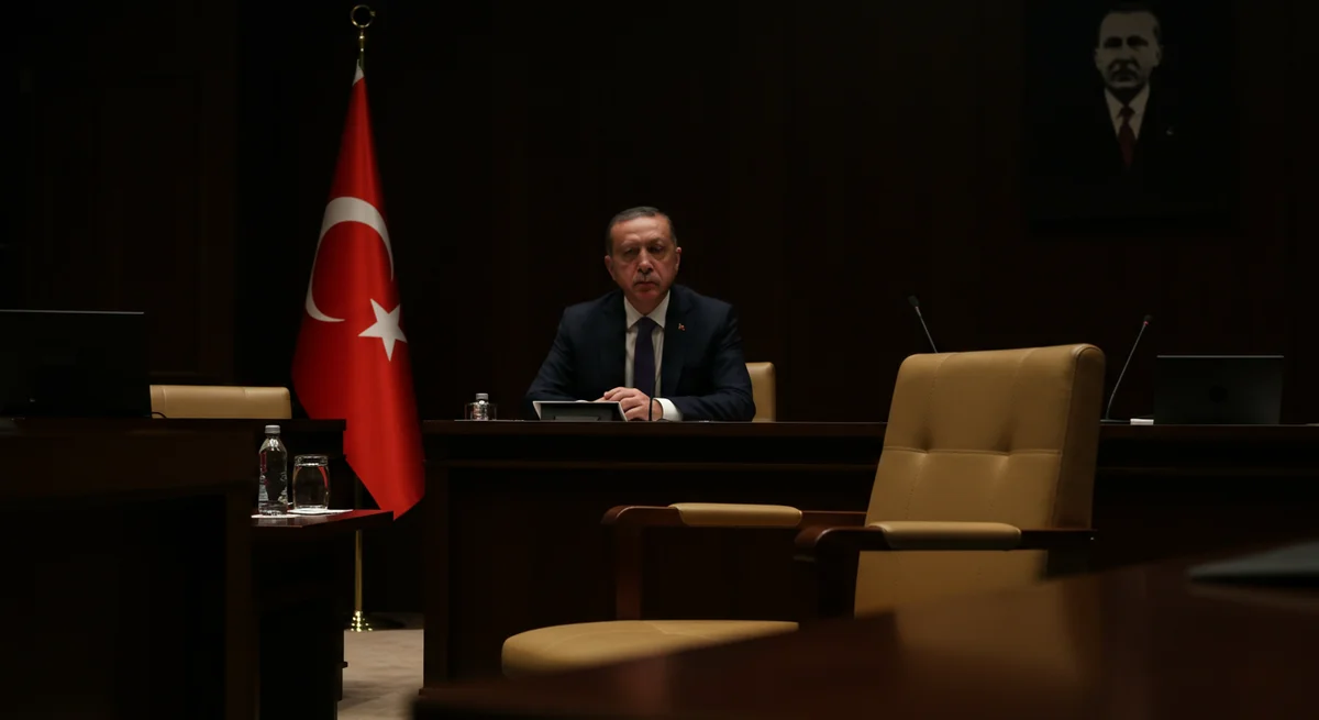 Kriz Yaratan Paylaşım AKP Terme'de Çifte İstifa Getirdi: Eker ve Baş Görevlerinden Ayrıldı