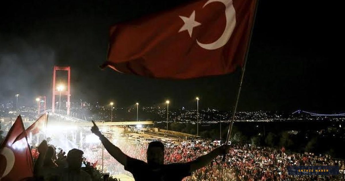 16 Temmuz'da Mesai Başlıyor mu? Resmi Tatil Sonrası Kurumların Çalışma Durumu