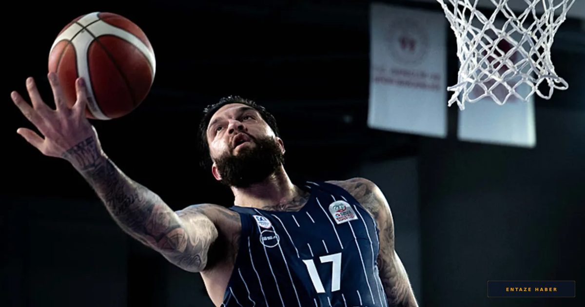 Anadolu Efes'te Vincent Poirier Dönemi Resmen Sona Erdi