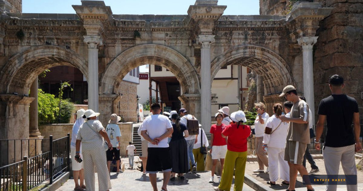 Antalya’da Kaçak Rehber Operasyonu: 180 Bin TL’ye Varan Cezalar Yolda!