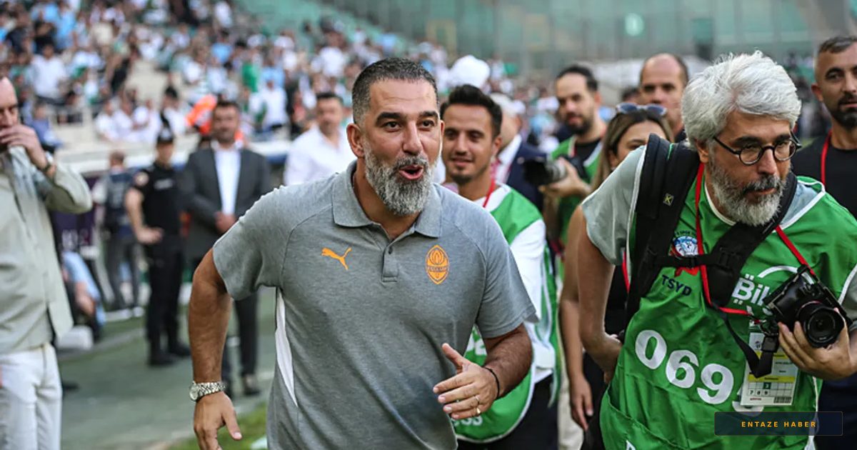 Arda Turan'dan Bursaspor ve Taraftarına Büyük Övgü: 'Barcelona Atmosferini Aratmıyor'