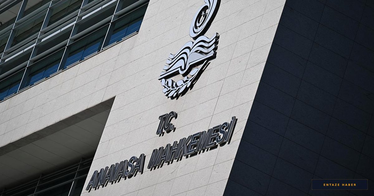 AYM'den Emekli Maaşı ve Nafaka Konusunda Kritik Karar: O Kişilerin Aylıkları Kesilecek!