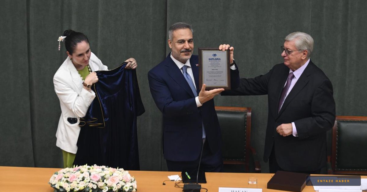 Dışişleri Bakanı Fidan'a Moskova'dan Akademik Onur: Fahri Doktora Takdim Edildi