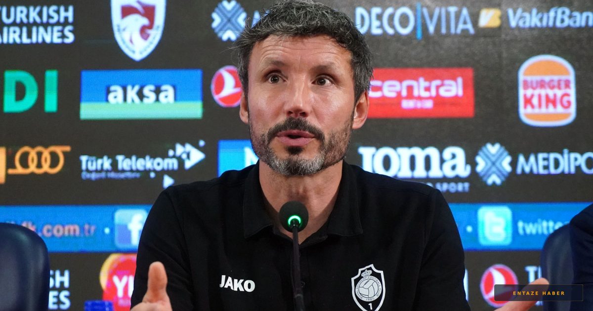 Belçika'da Yeni Dönem: Mark van Bommel İmzayı Attı!
