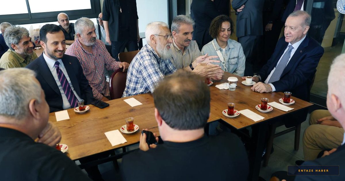 Erdoğan'dan Sürpriz Beyoğlu Ziyareti: Yapay Zeka Zirvesi Sonrası Halkla Buluştu