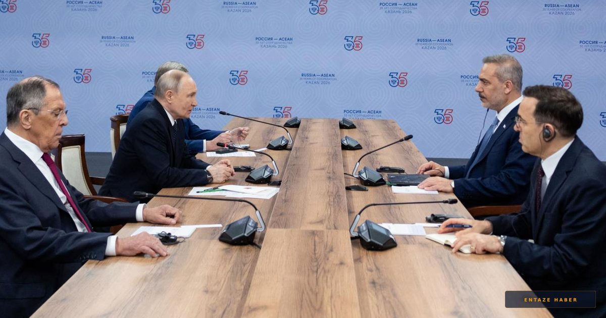 Kritik Temas: Bakan Fidan Kazan'da Putin ile Masaya Oturdu