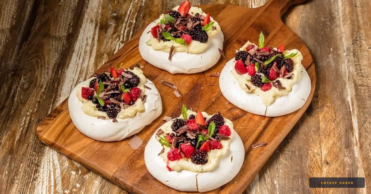 Dünya Gastronomi Tarihinin En Zarif Tatlısı: Pavlova Efsanesi ve Kusursuz Tarif Rehberi