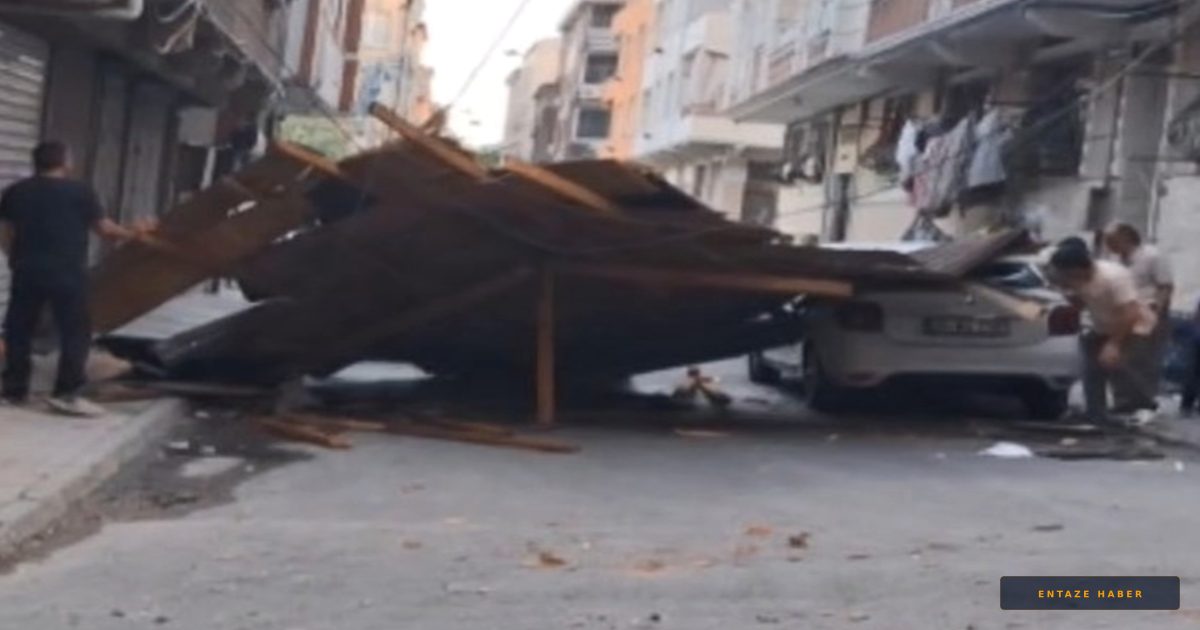 Esenler'de Ölümle Burun Buruna: Fırtınada Uçan Çatı Dehşeti!