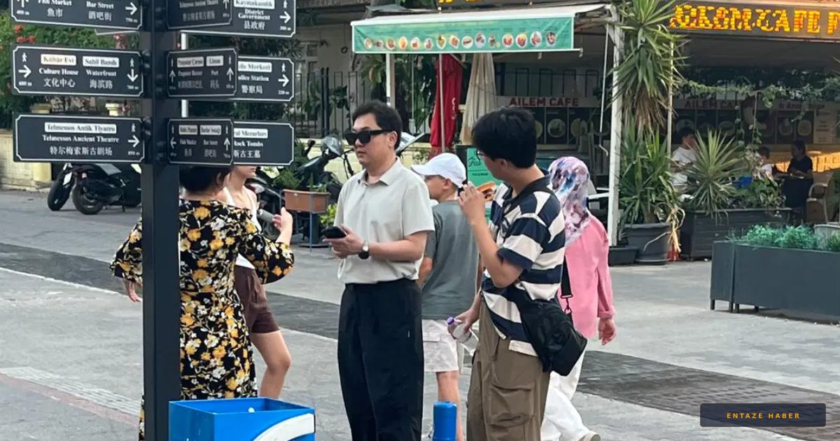 Fethiye'de Turizmde Yeni Dönem: Üç Dilli Tabelalar Büyük Beğeni Topladı