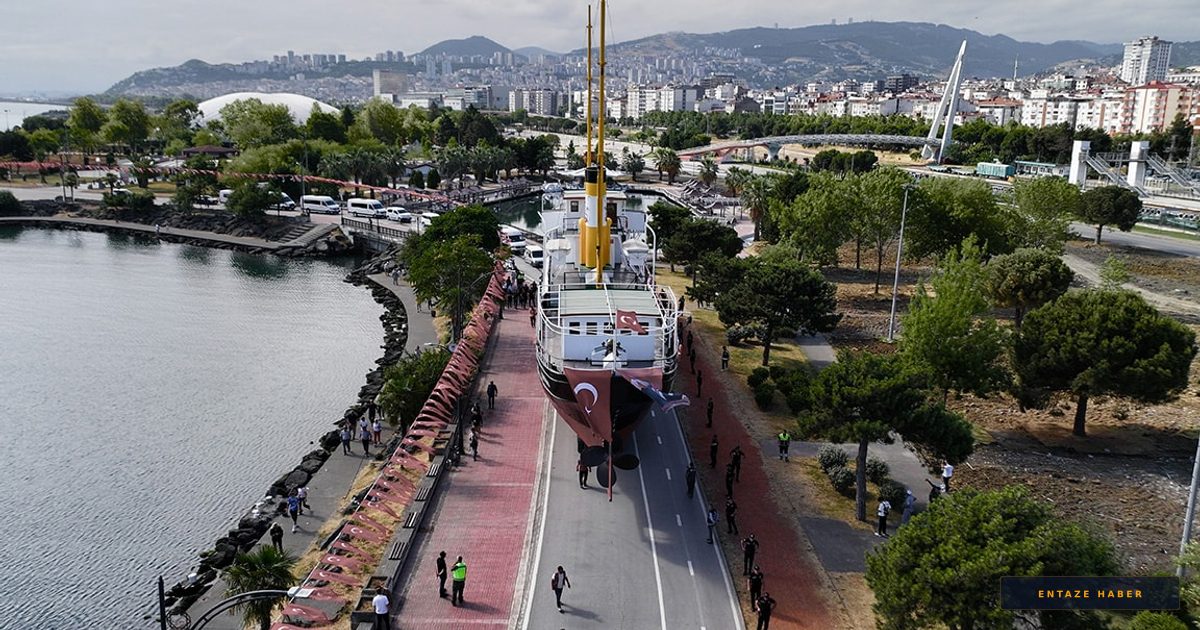 Samsun'da İnanılmaz Görüntü: Bandırma Vapuru Karadan Yolculuğa Çıktı!