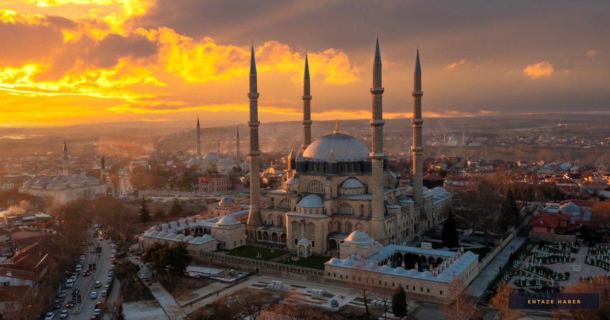 Hacet Duası Nasıl Okunur? Dilek ve İhtiyaçların Kabulü İçin İzlenmesi Gereken Adımlar