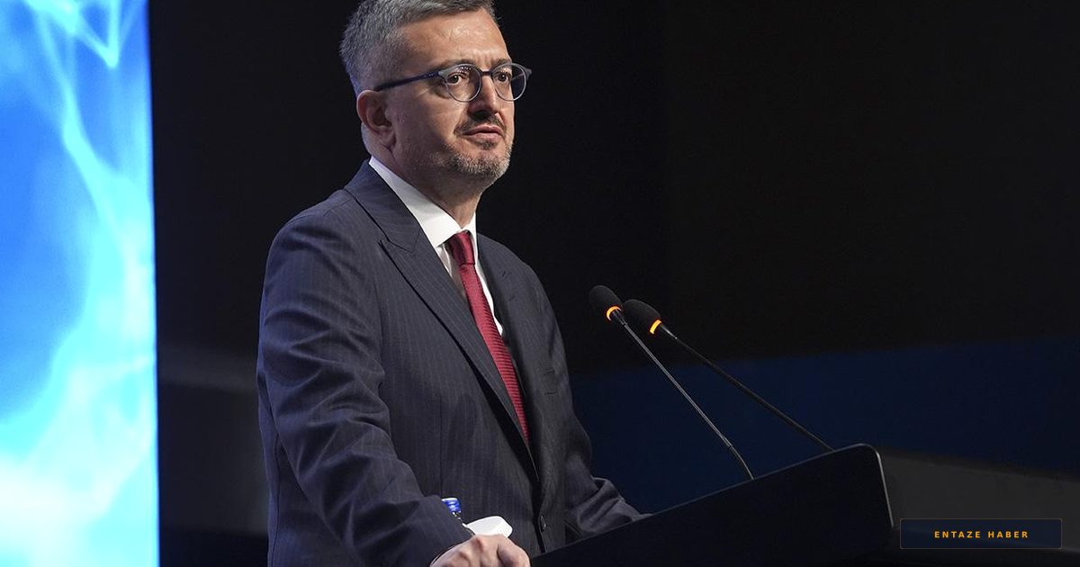 İletişim Başkanı Burhanettin Duran’dan Koruyucu Aile Günü'ne Anlamlı Destek