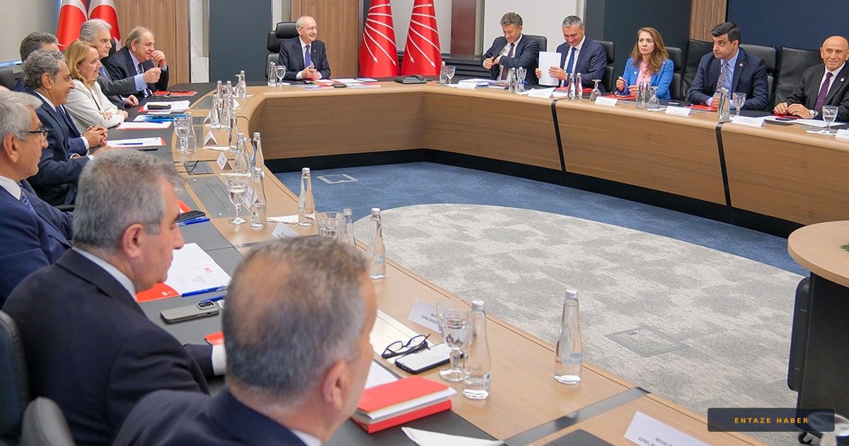 CHP'de İmzalar Yarın Teslim Ediliyor: Kurultay İçin Tarihi Gün