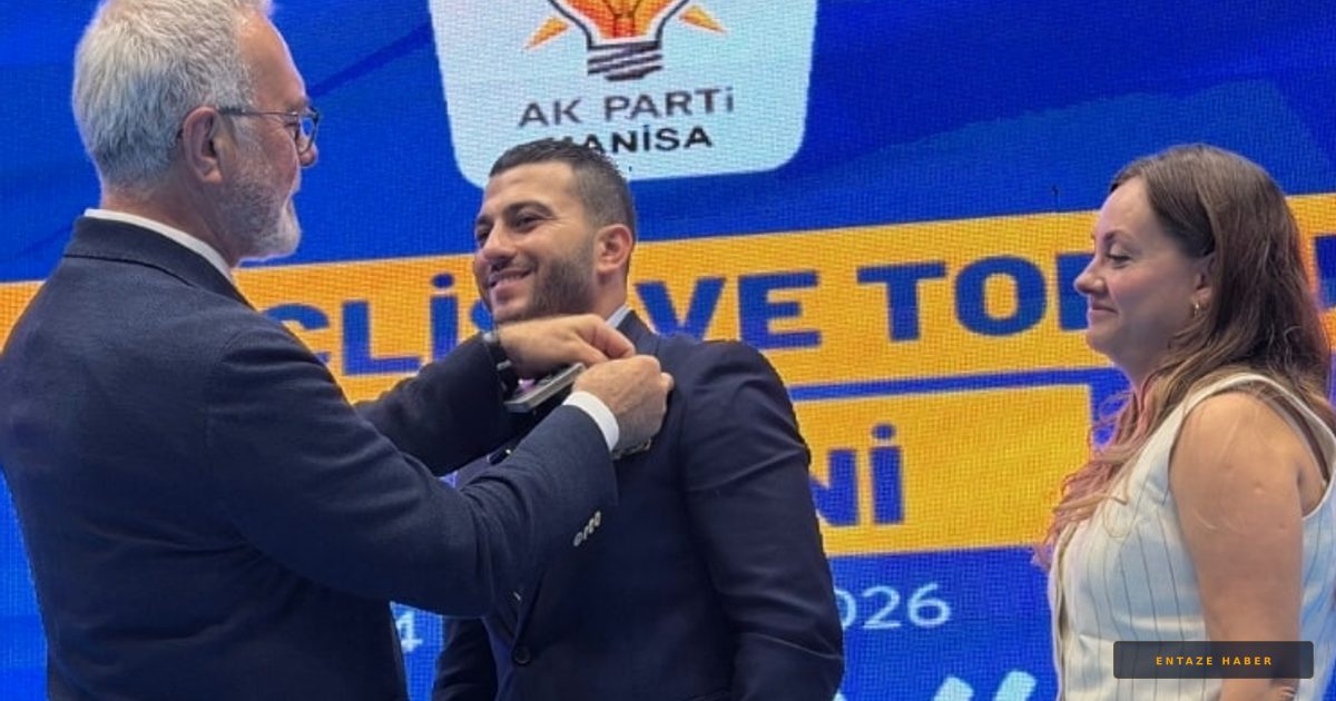 İYİ Parti'den Adaydı, AKP'ye Geçti: Manisa'da Sürpriz Rozet Töreni