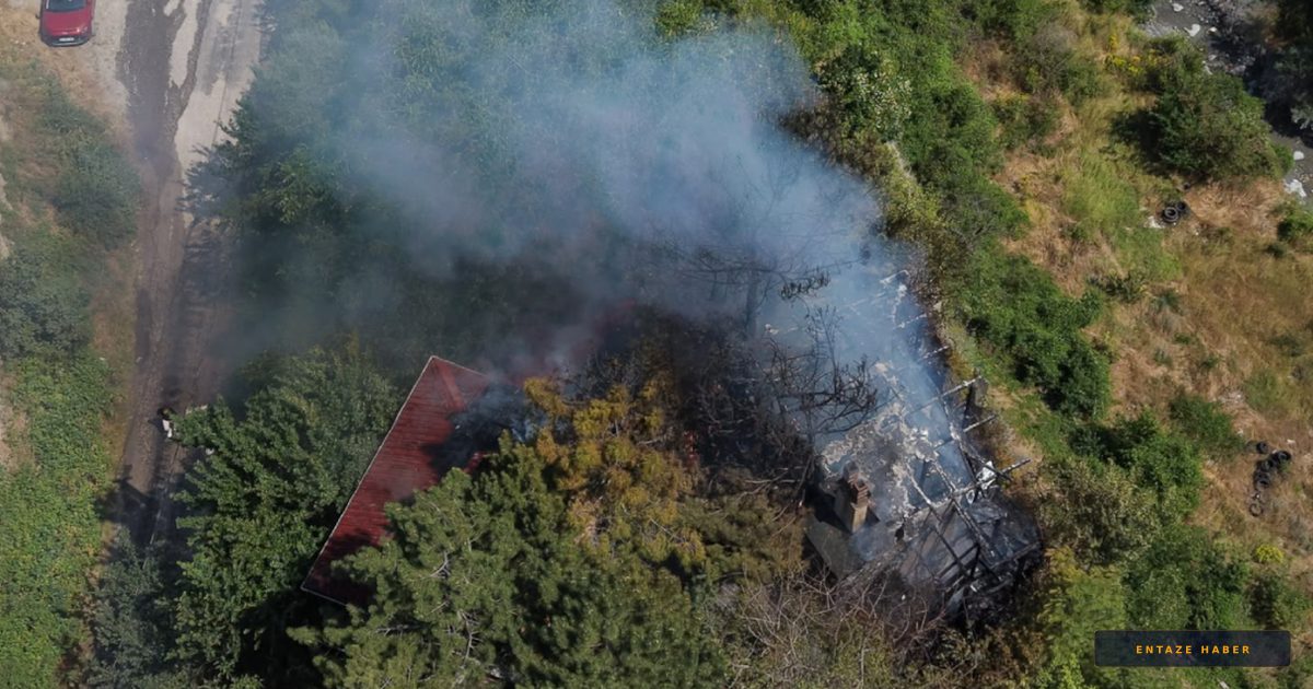 Kastamonu'da Korkutan Yangın: Kır Restoranı Kül Oldu!