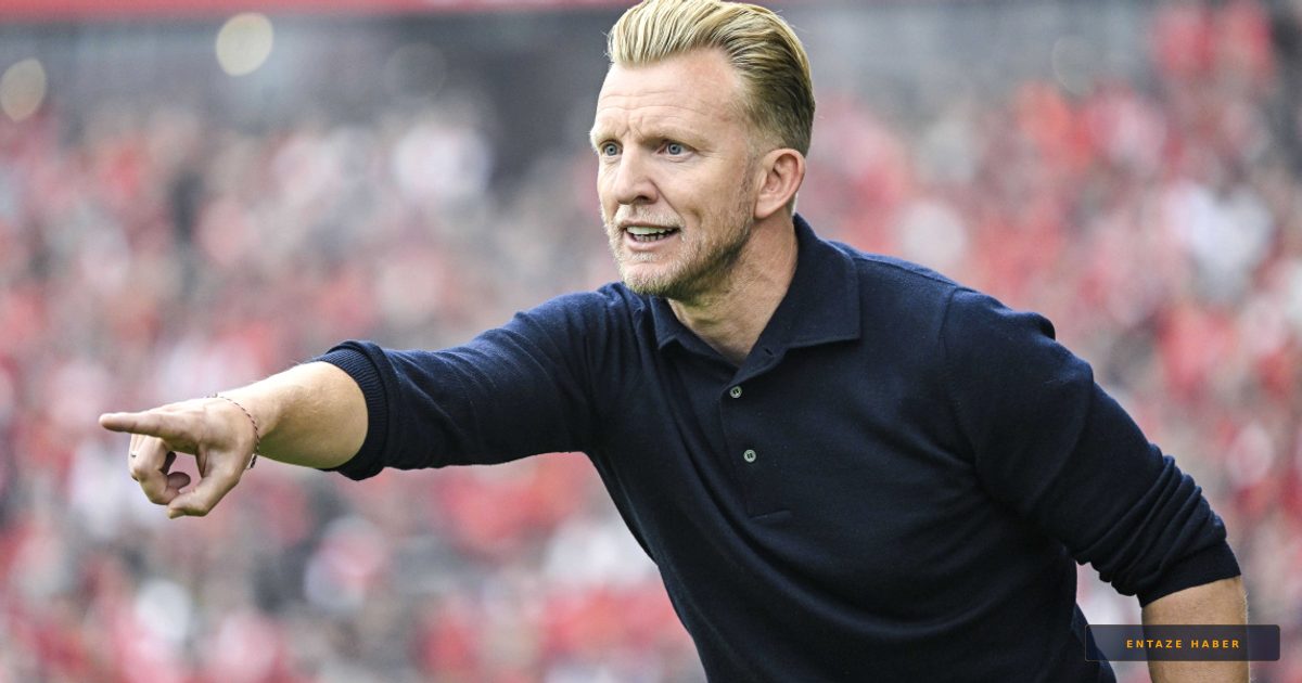 Fenerbahçe'de Kuyt Dönemi Başlıyor: Hollandalı Yıldız İstanbul'a İniş Yapıyor!