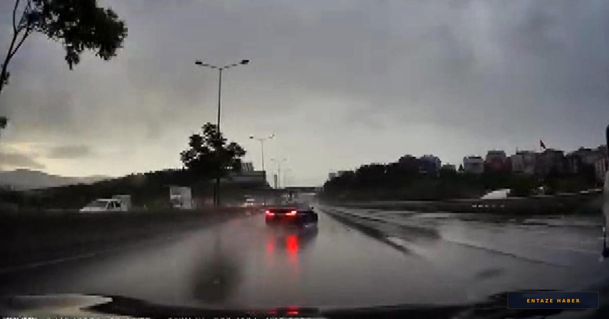 Maltepe D-100’de Korku Dolu Anlar: Yağışlı Havada Bariyerlere Çarptı