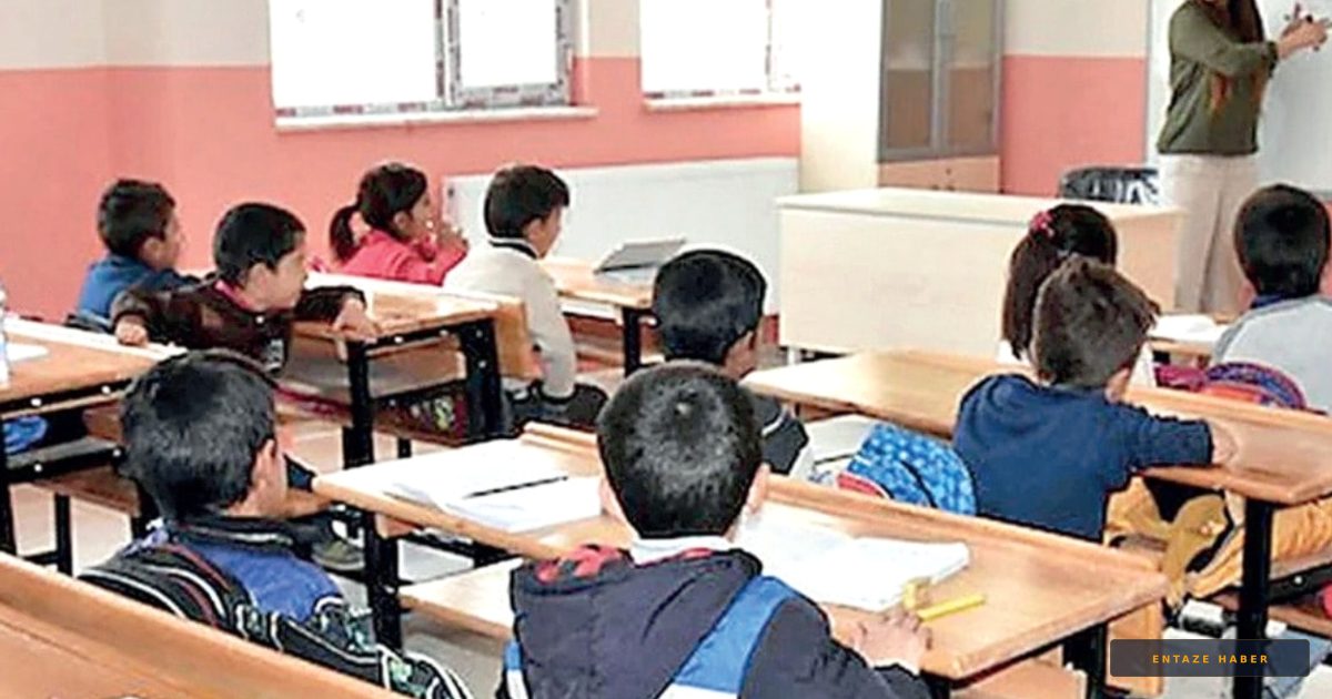 MEB'den Geri Adım: İlkokul Gelişim Raporlarına Atatürk Görseli Geri Döndü