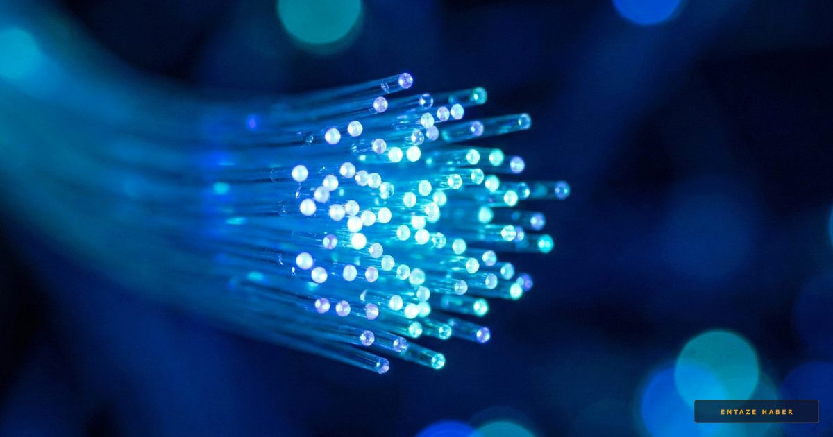 İnternetin Görünmez Kahramanları: Fiber Optik Kabloların Geleceği ve İçi Boş Devrim
