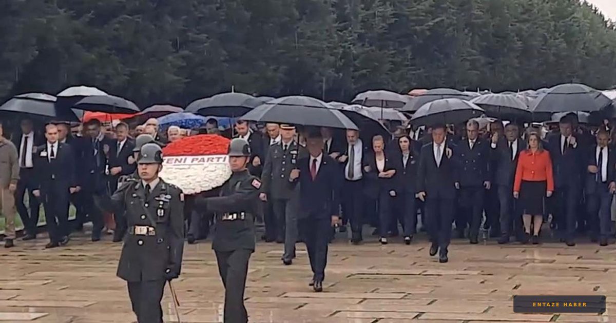 Yeni Parti'de Tarihi Gün: Özgür Özel ve Kurmayları Anıtkabir’de