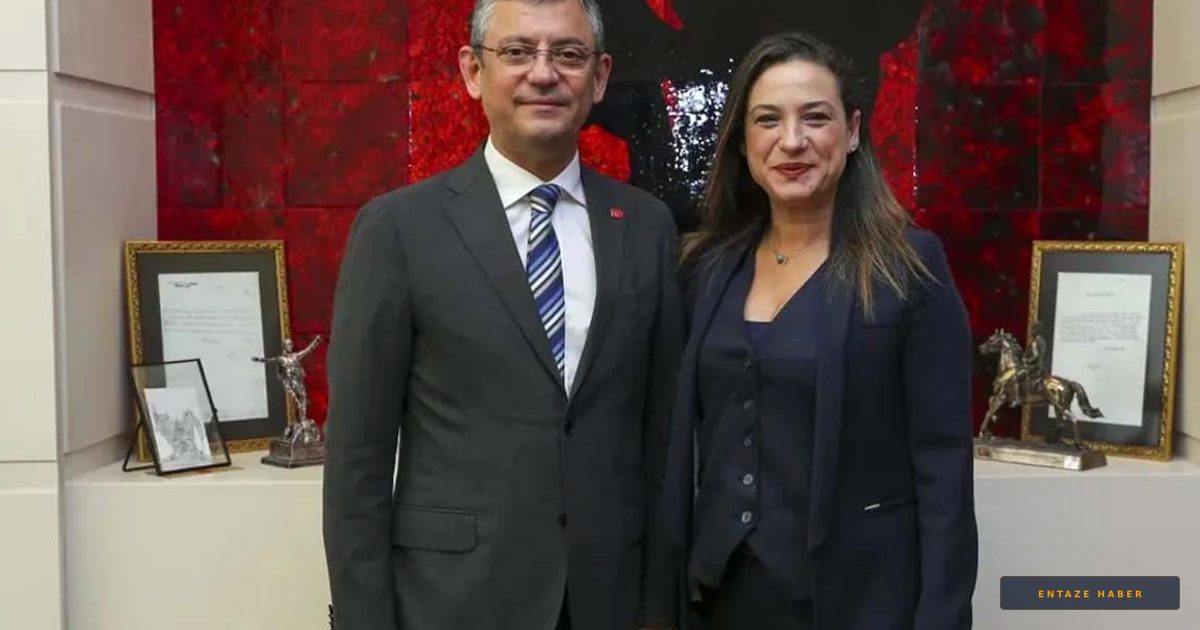 İzmir'de Siyasi Deprem: Selçuk Belediye Başkanı ve Tüm Meclis Üyeleri CHP'den İstifa Etti