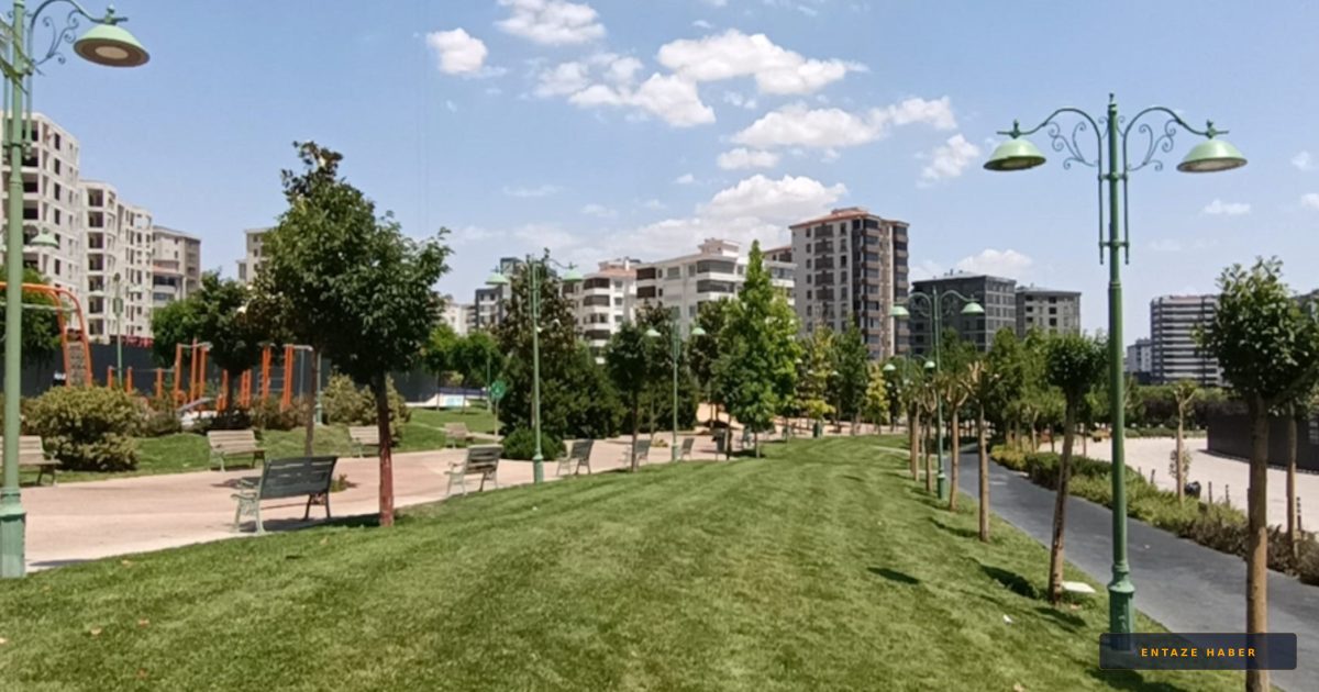 Karne Günü Parkta Kanlı Hesaplaşma: Liseli Genç Yoğun Bakımda