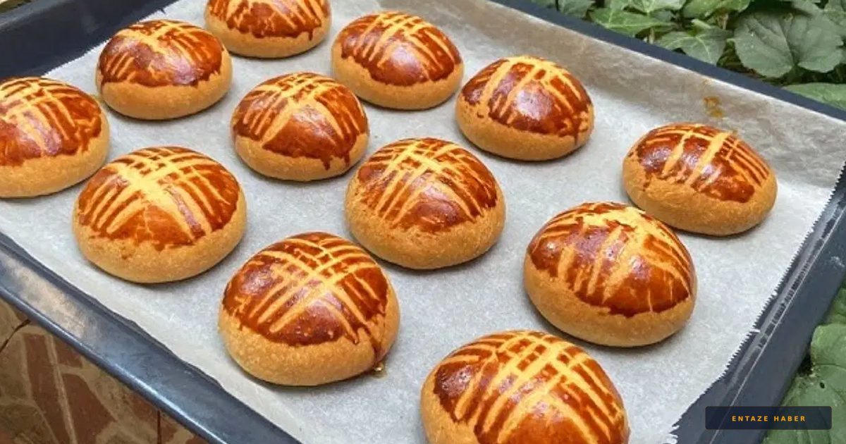 Pastane Lezzetini Evinize Taşıyın: Tam Kıvamında Ekşi Kremalı Karaköy Poğaçası