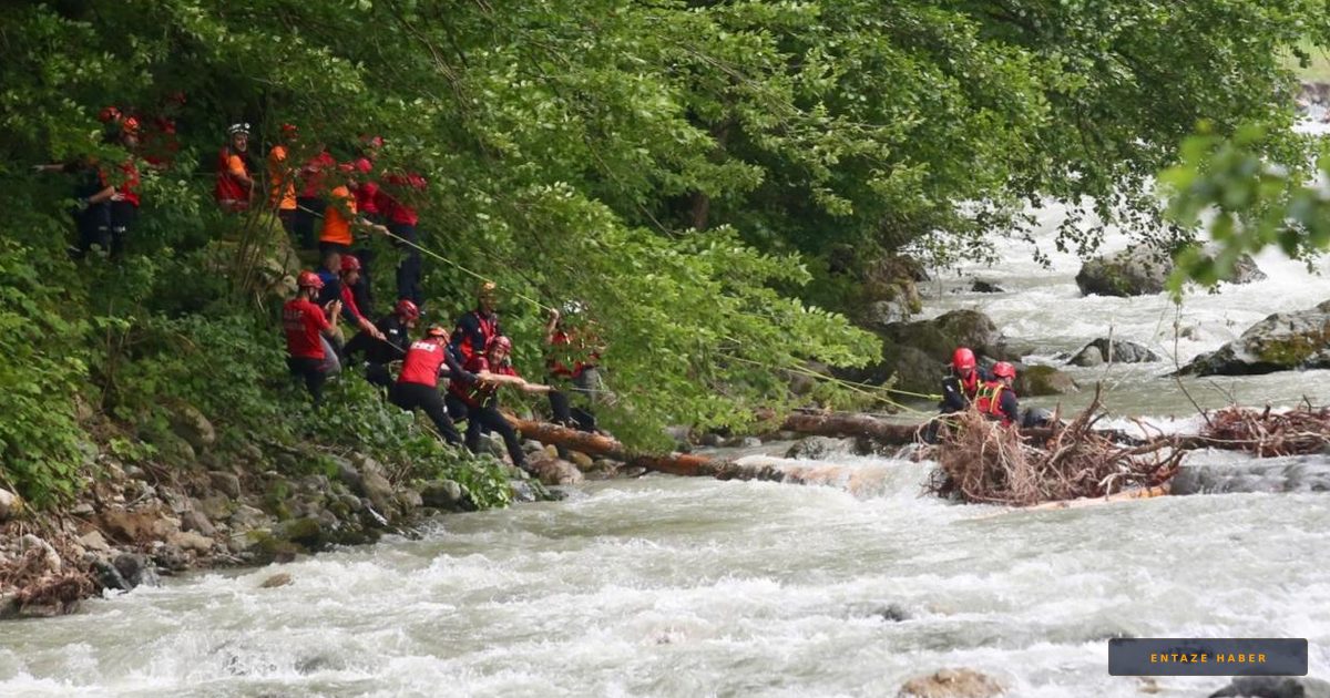 Rize'de Kahreden Olay: Fırtına Deresi'ndeki Arama Çalışmasında AFAD Personeli Şehit Oldu