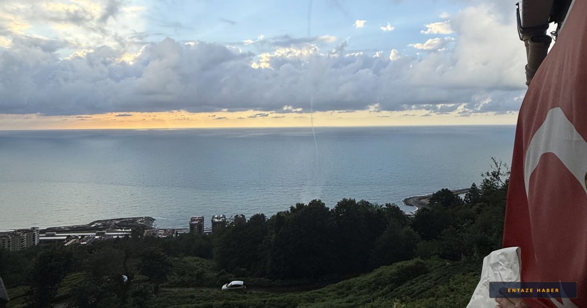 Rize'de Korkutan Doğa Olayı: Denizde Dev Hortum Görüntülendi