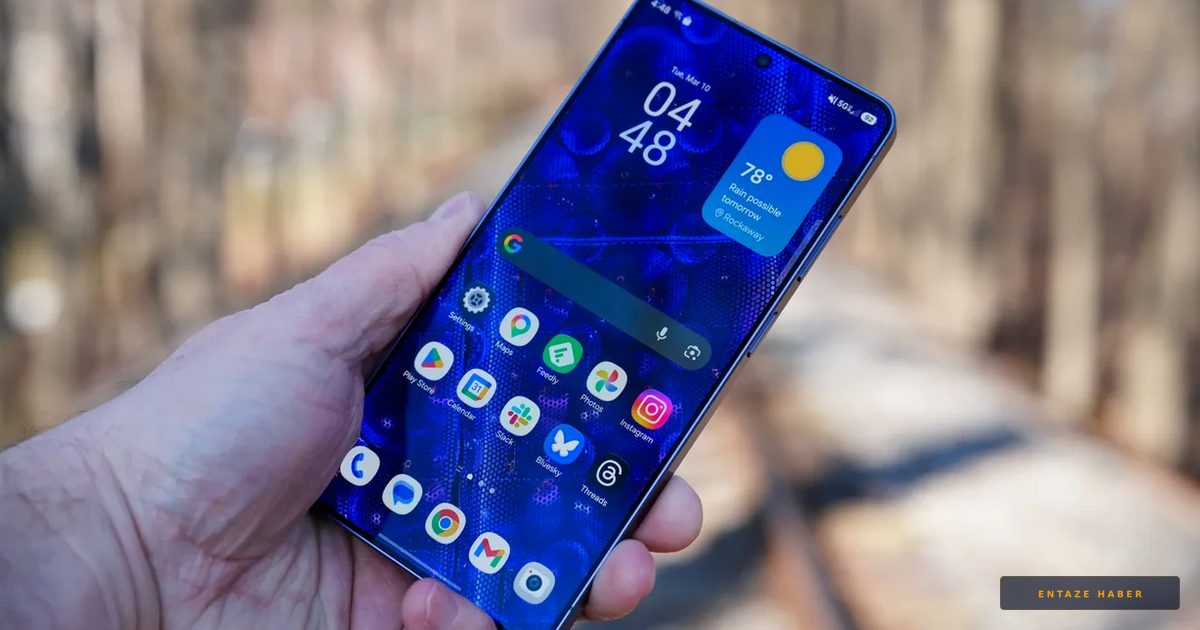 Samsung Galaxy S26 Ultra Ekranındaki Kırmızı Leke İçin Resmi Açıklama Geldi