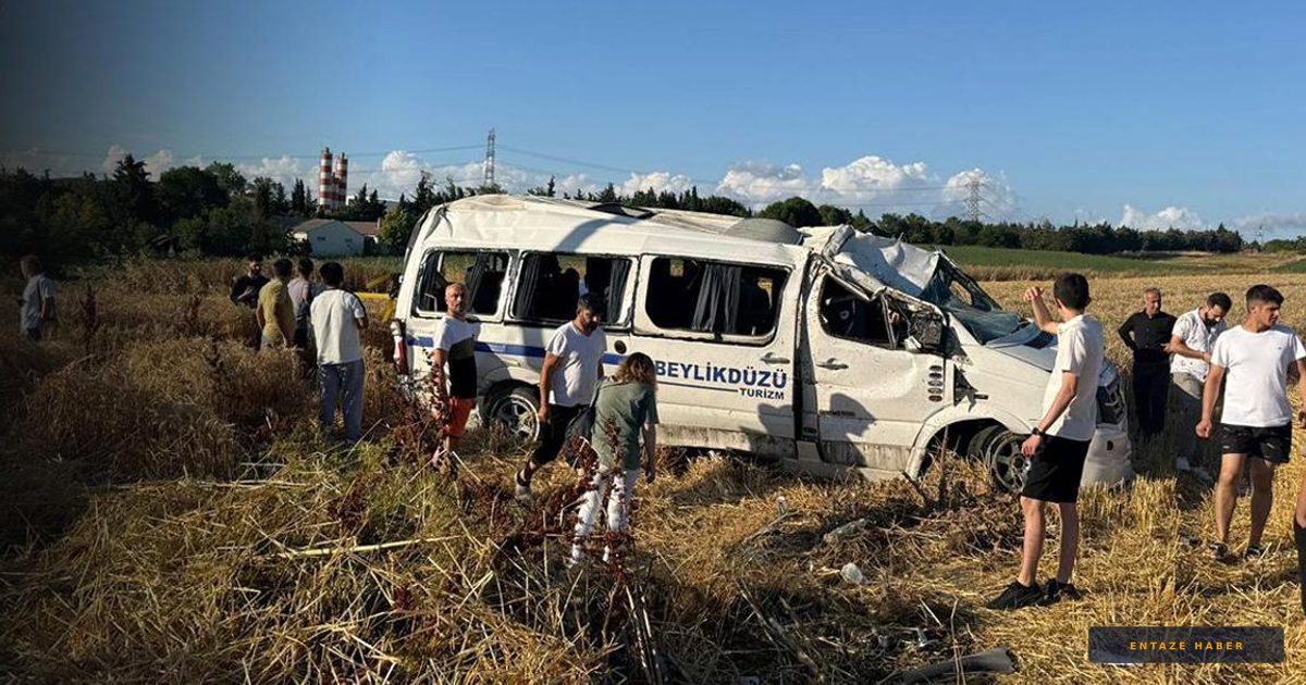Silivri'de Kan Donduran Kaza: Minibüs Otluk Alana Uçtu, 2 Ölü 10 Yaralı!
