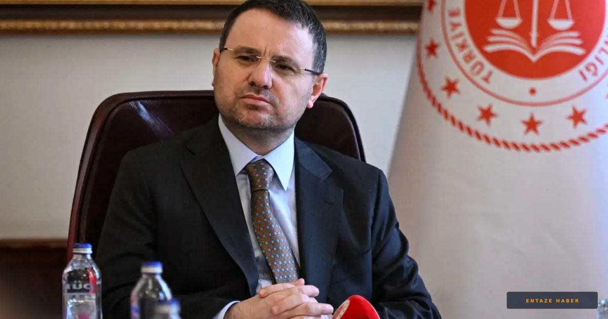 Adalet Bakanı Gürlek’ten Kızılay’a Anlamlı Bağış: Tazminatını Deprem Tartışmaları Gölgesinde Devretti