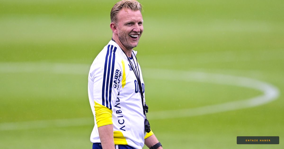 Dirk Kuyt'tan Fenerbahçe'de Şampiyonluk Şifresi: 'Taraftarımızla Yenilmez Oluruz'