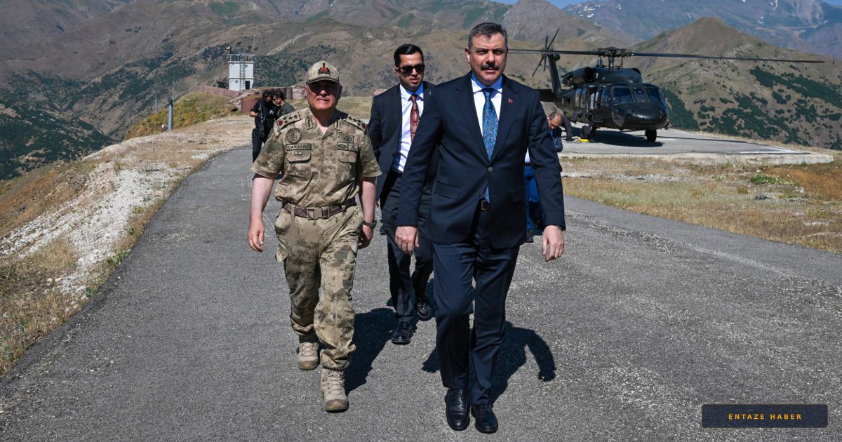 Bakan Çiftçi'den Hakkari Zirvesi: 'Terörsüz Türkiye' Hedefine Kilitlendik