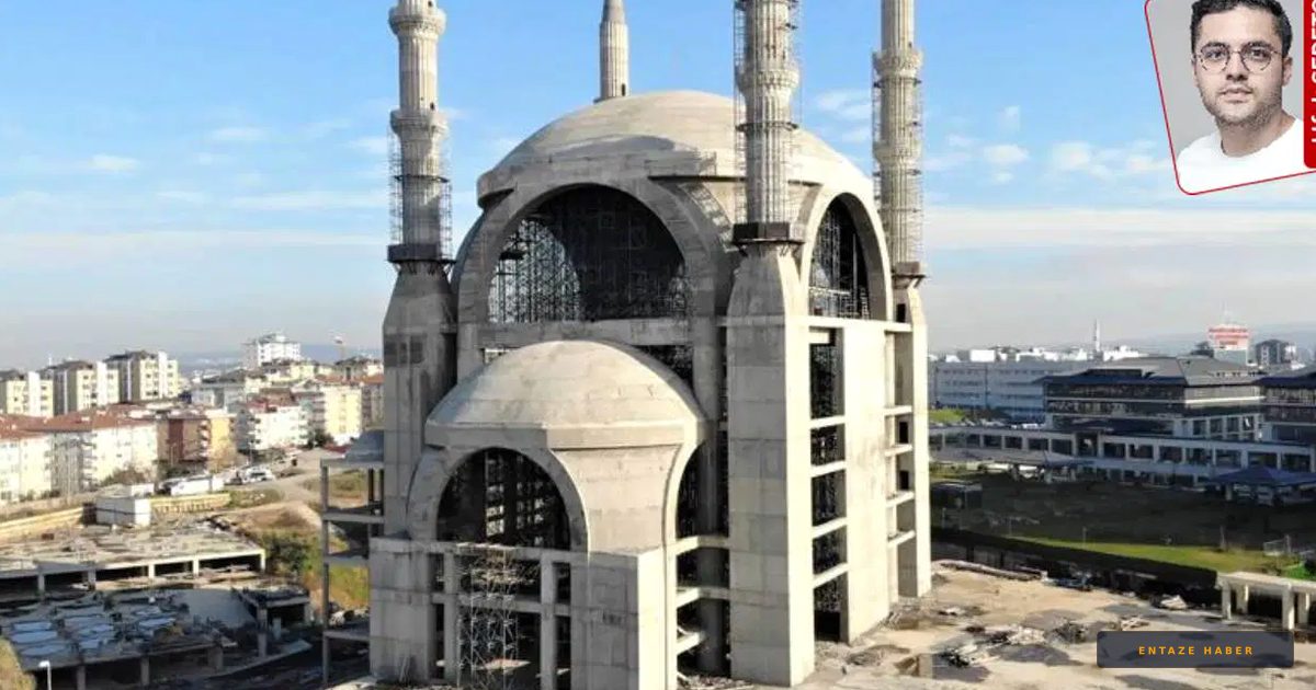 Ümraniye'de 'Bitmeyen Cami' Krizi: Yeni Projeler Tepki Çekti