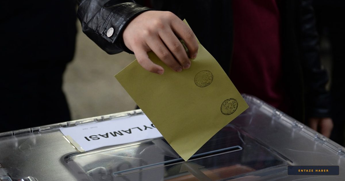 Siyasette Deprem: Özgür Özel'in Yeni Partisi İlk Ankette Zirveye Yerleşti