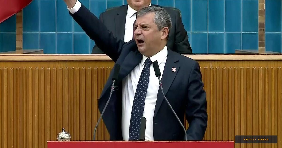 Özgür Özel'in 'Yeni Yol' Çıkışı Siyaseti Hareketlendirdi: Parti İsmi İçin Gözler Ankara'da!